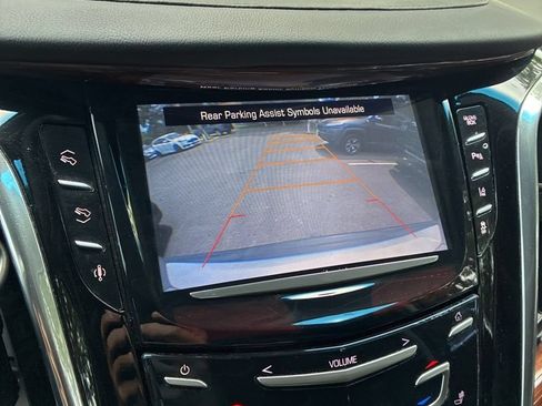 Used 2015 Cadillac Escalade Luxury AWD/4WD image 9