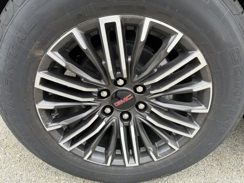 New 2026 GMC Yukon Elevation image 9