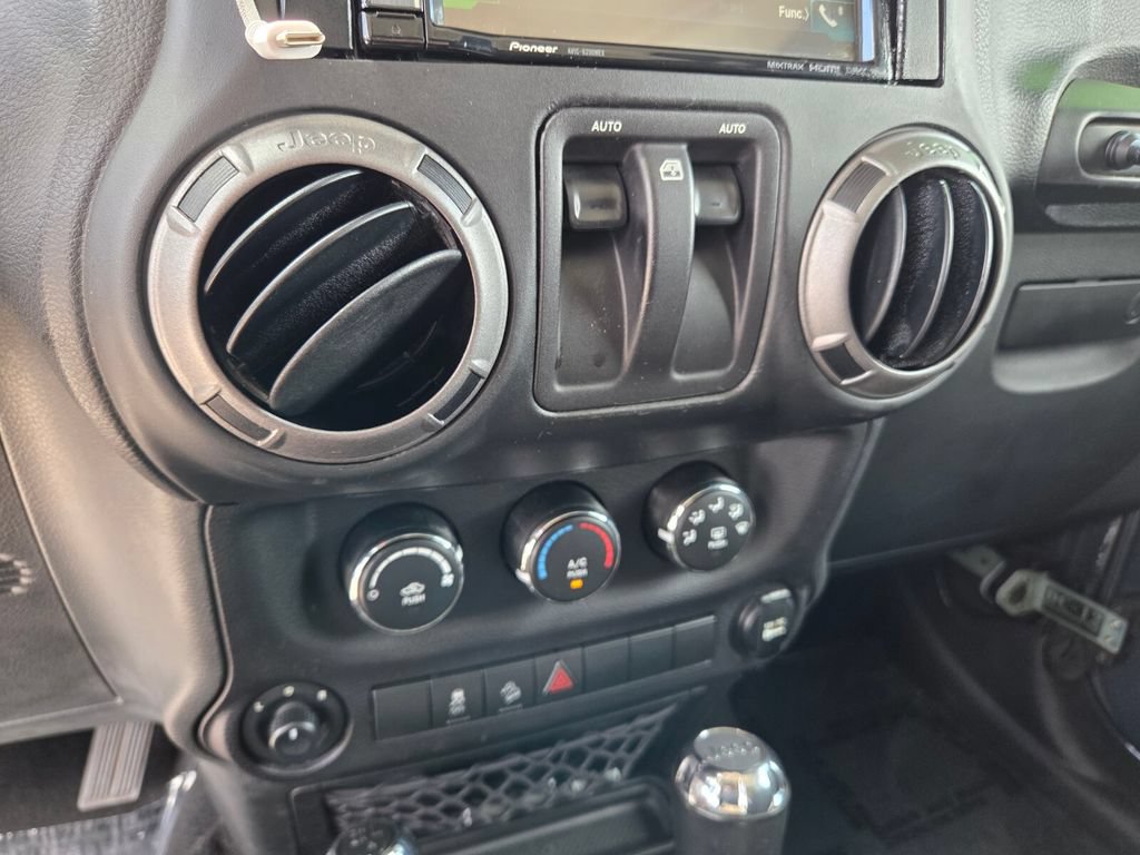 Used 2017 Jeep Wrangler Sport AWD/4WD image 22