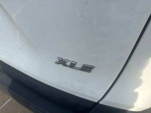 Used 2020 Toyota RAV4 XLE FWD image 4