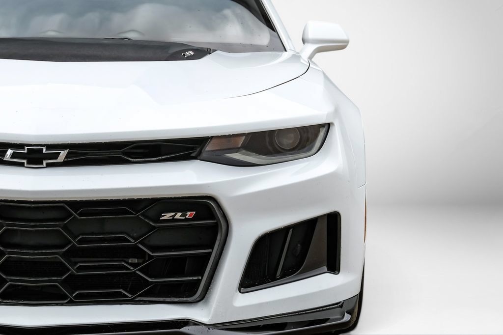 Used 2018 Chevrolet Camaro ZL1 RWD image 26
