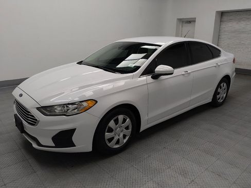 Used 2019 Ford Fusion S FWD image 2