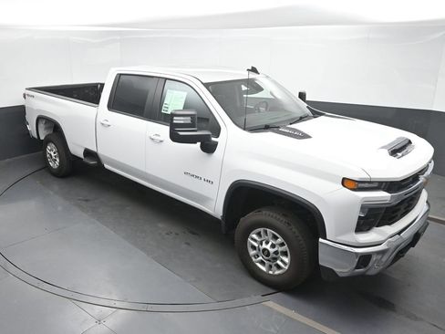 Used 2025 Chevrolet Silverado 2500 LT w/ Convenience Package AWD/4WD image 34