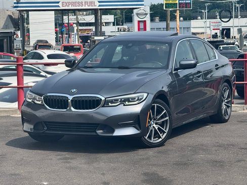 Used 2021 BMW 330i xDrive Sedan w/ Premium Package AWD/4WD image 9