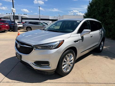 Used 2021 Buick Enclave Essence w/ Sound and Sites Package FWD image 7