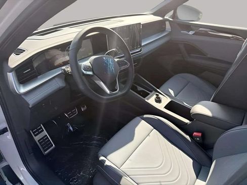 New 2026 Volkswagen Tiguan SE R-Line AWD/4WD image 7