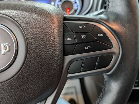 Used 2019 Jeep Cherokee Limited AWD/4WD image 40