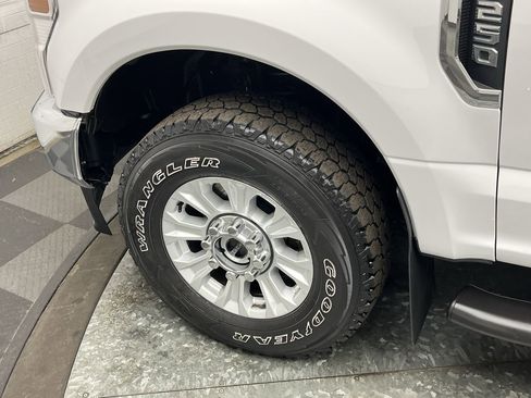 Certified 2020 Ford F250 XLT w/ XLT Value Package image 33