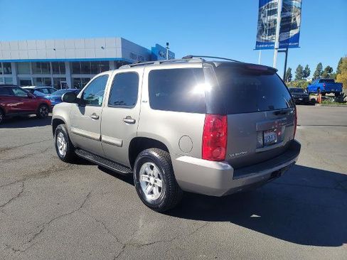 Used 2008 GMC Yukon SLT w/ SLT Preferred Equipment Group image 6