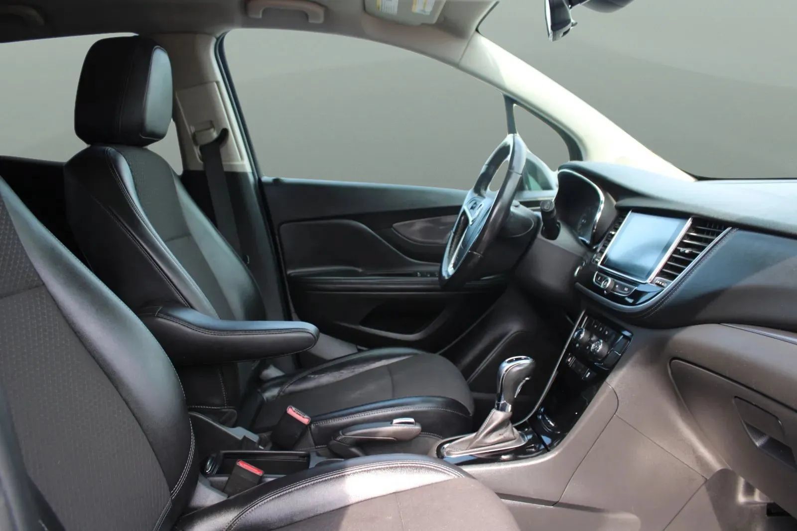 Used 2019 Buick Encore Preferred FWD image 17