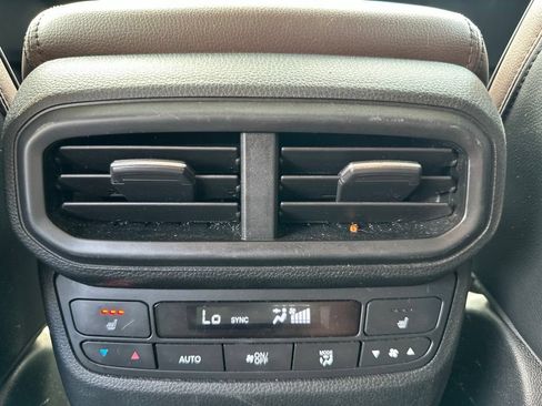 Used 2025 Honda Pilot Elite image 17