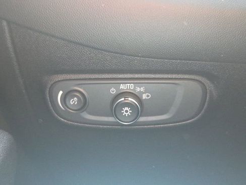 Used 2019 Chevrolet Equinox LT image 28