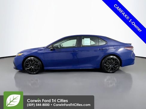 Used 2024 Toyota Camry SE image 6