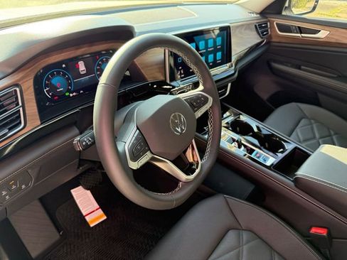 New 2026 Volkswagen Atlas SE FWD image 8