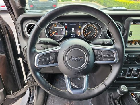 Used 2020 Jeep Gladiator Overland AWD/4WD image 27