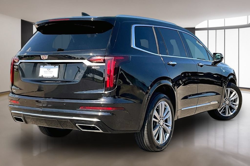 Used 2023 Cadillac XT6 Premium Luxury AWD/4WD image 2