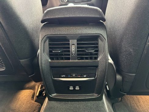 Used 2021 BMW 330e xDrive 330e xDrive image 15