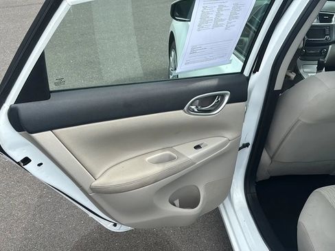 Used 2015 Nissan Sentra SV image 16