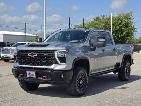 Certified 2024 Chevrolet Silverado 2500 ZR2 w/ Technology Package AWD/4WD image 7