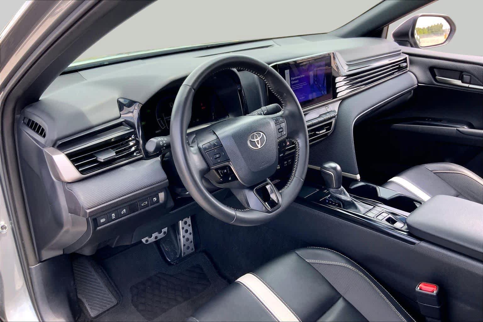 Certified 2025 Toyota Camry SE FWD image 17
