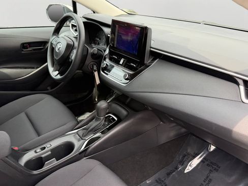 Used 2025 Toyota Corolla LE FWD image 6