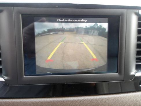 Used 2020 Chrysler Voyager Lxi image 21