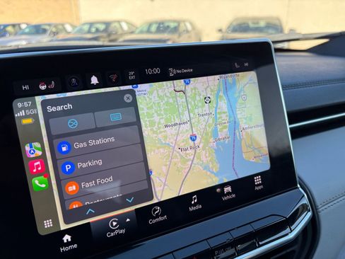 Used 2025 Jeep Compass Limited image 20