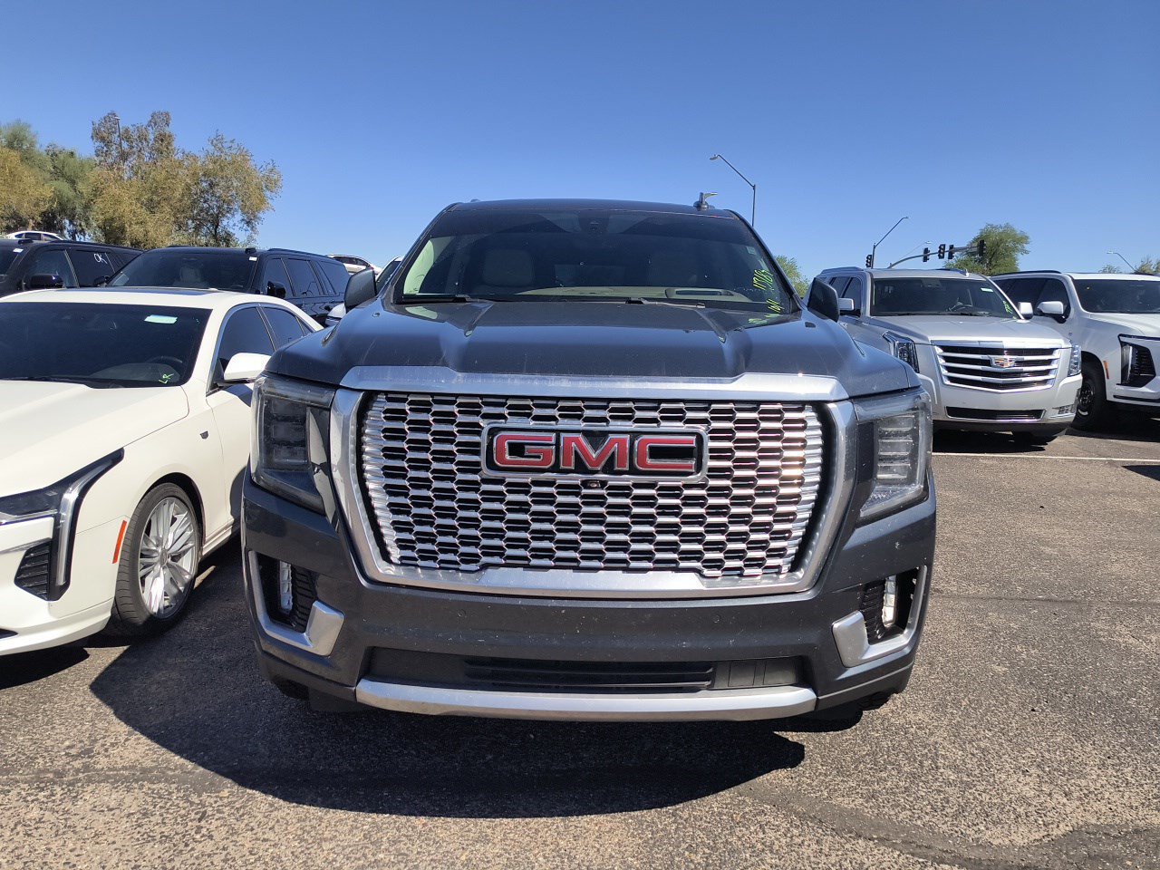 Used 2021 GMC Yukon XL Denali w/ Denali Ultimate Package AWD/4WD image 2