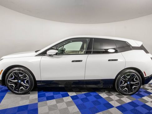 Used 2025 BMW iX xDrive50 AWD/4WD image 9