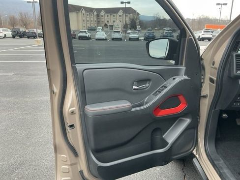Used 2022 Nissan Frontier PRO-4X w/ Off-Road Protection Package image 9