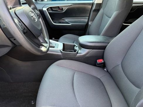 Used 2023 Toyota RAV4 LE AWD/4WD image 9