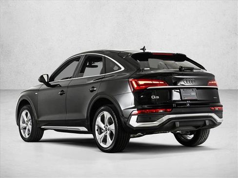 Certified 2025 Audi Q5 2.0T Premium Plus w/ Premium Plus Package AWD/4WD image 9