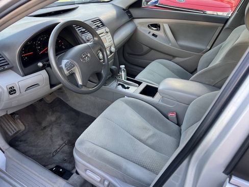 Used 2009 Toyota Camry FWD image 7