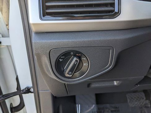 Certified 2023 Volkswagen Atlas Cross Sport SE image 29