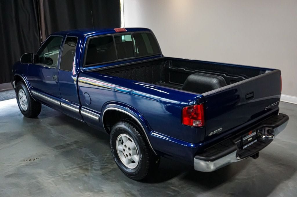Used 2002 Chevrolet S10 Pickup LS w/ LS Preferred Equipment Group AWD/4WD image 29