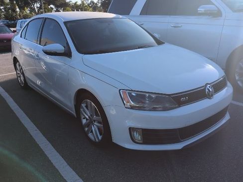 Used 2014 Volkswagen Jetta GLI FWD image 1