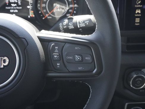 Used 2025 Jeep Wrangler Unlimited Sport AWD/4WD image 13