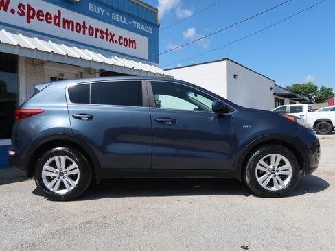Used 2017 Kia Sportage LX AWD/4WD image 4