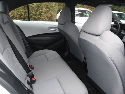 Used 2025 Toyota Corolla SE image 17