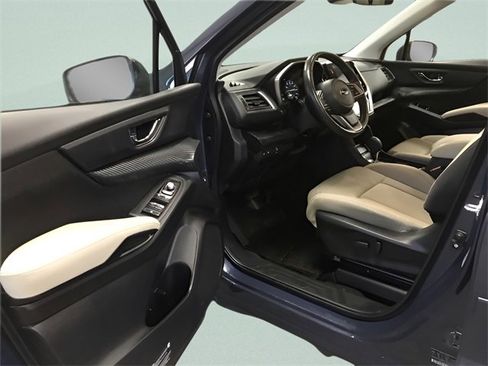 Used 2023 Subaru Ascent Premium w/ Convenience Package image 9