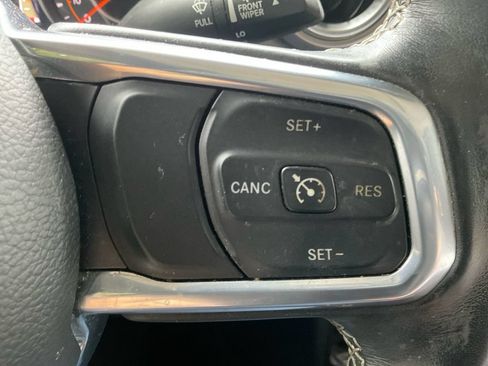 Used 2021 Jeep Gladiator Overland w/ Cold Weather Group AWD/4WD image 33