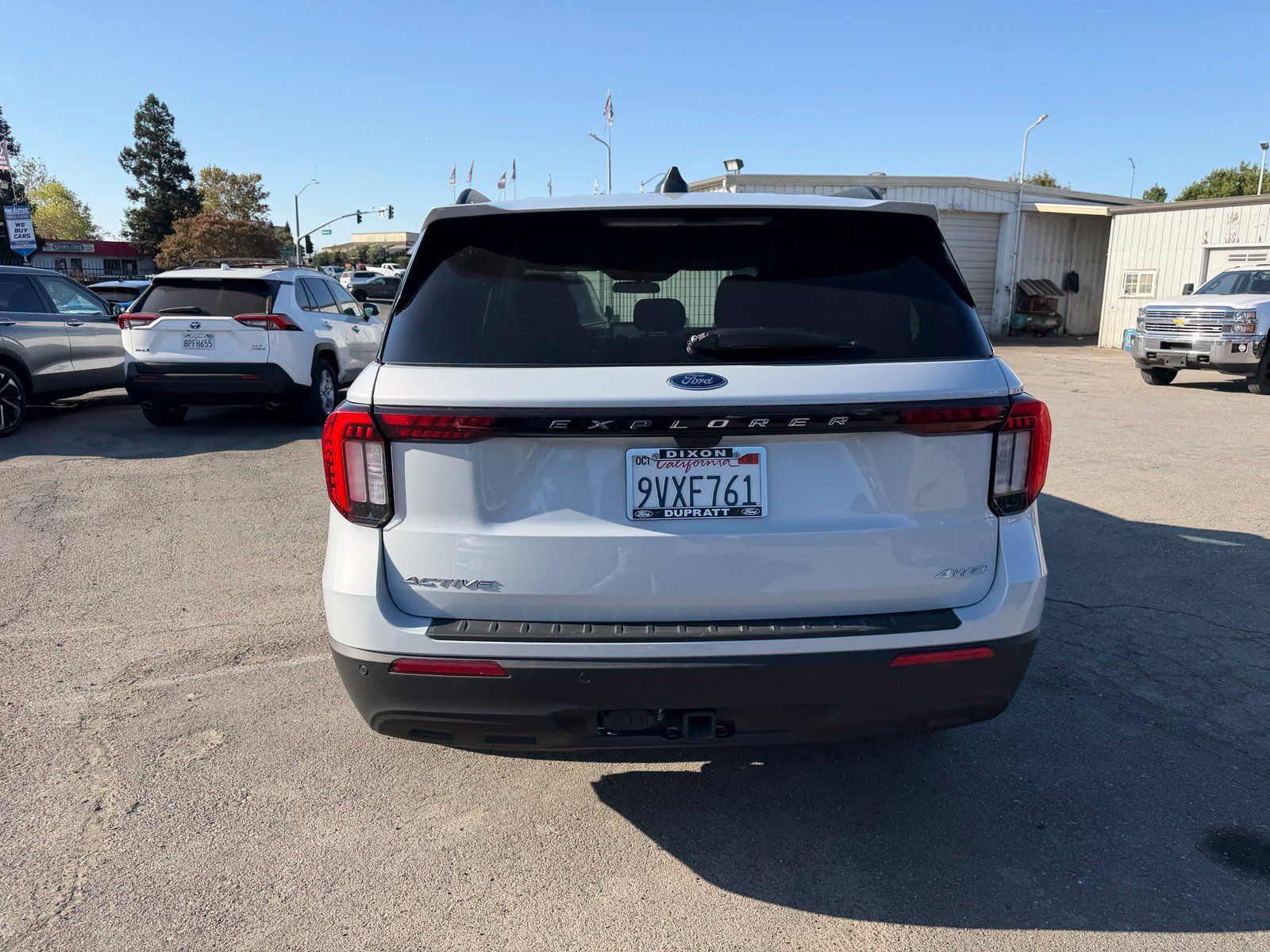 Used 2025 Ford Explorer Active AWD/4WD image 4