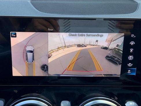 Used 2022 Mercedes-Benz GLB 250 image 26