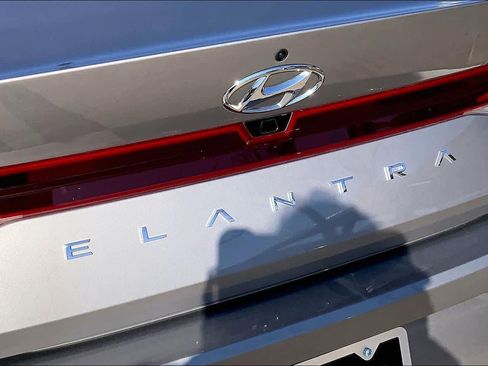 Used 2023 Hyundai Elantra SEL image 30