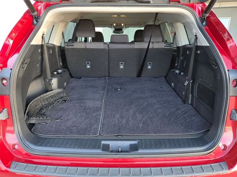 Used 2023 Toyota Highlander LE FWD image 28