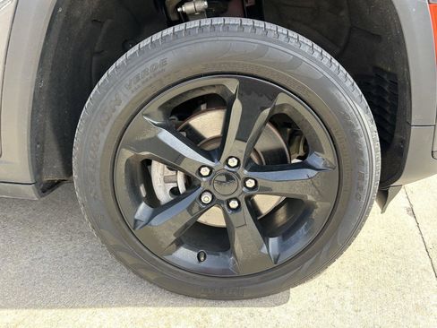 Used 2023 Jeep Grand Cherokee L Limited w/ Luxury Tech Group II image 46