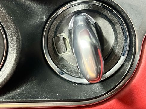 Used 2024 Porsche 718 Boxster RWD image 23