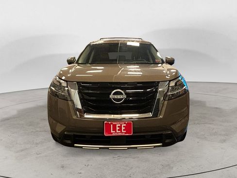 Used 2024 Nissan Pathfinder Platinum w/ Cargo Package image 9
