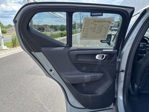 Certified 2025 Volvo XC40 B5 Plus AWD/4WD image 16