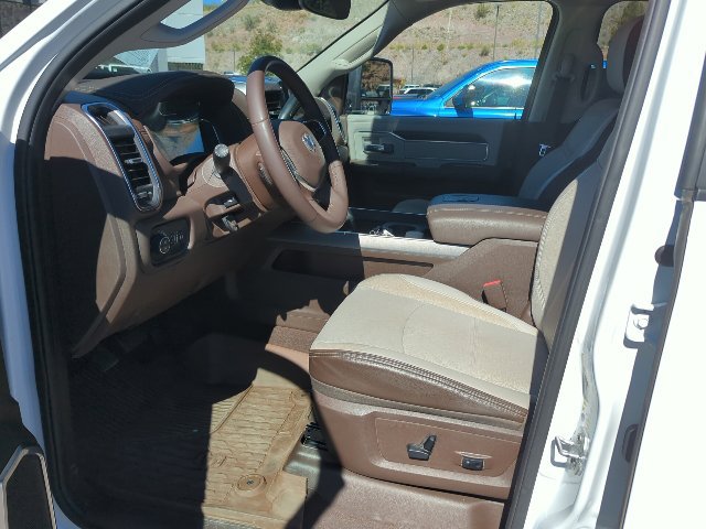 Used 2025 RAM 2500 Laramie w/ Towing Technology Group AWD/4WD image 5